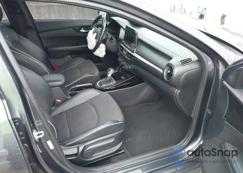 2021 Kia Forte Gt-Line z USA, uszkodzony, nr VIN 3KPF34AD2ME275604